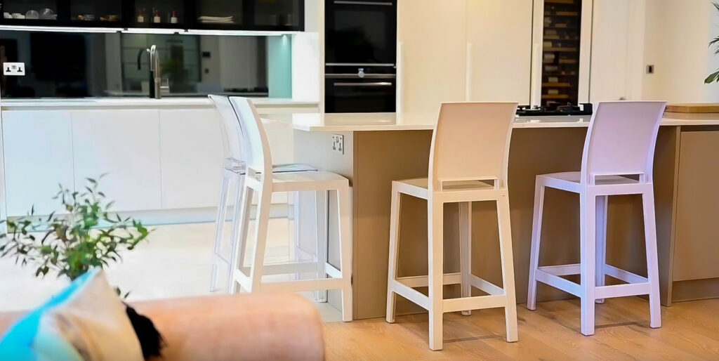 Italian Handleless Kitchen - Island Seating Close